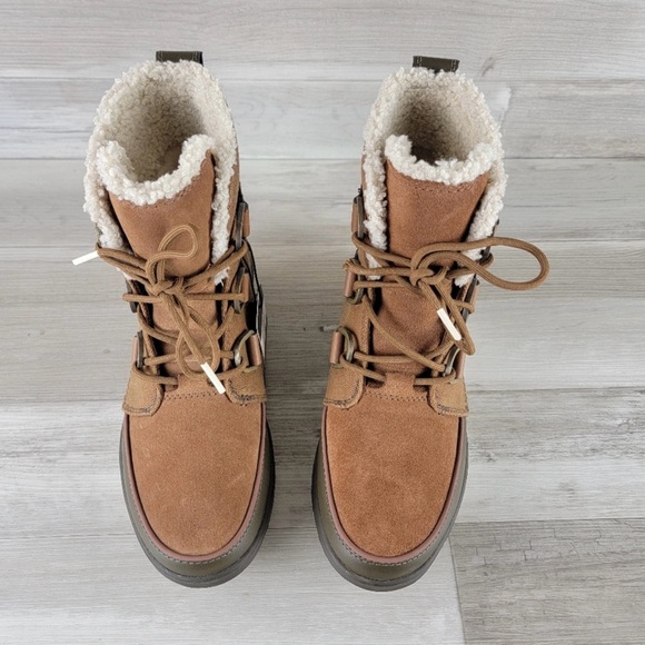 SOREL Tivoli IV Lug Sole Boots Tan/ Olive Green Size 8.5  Excellent condition. - Picture 3 of 12